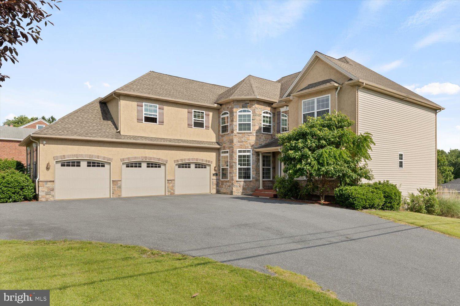 5301 Devonshire Road Harrisburg, PA 17112 - Photo 3 of 101 Gallery Image 3