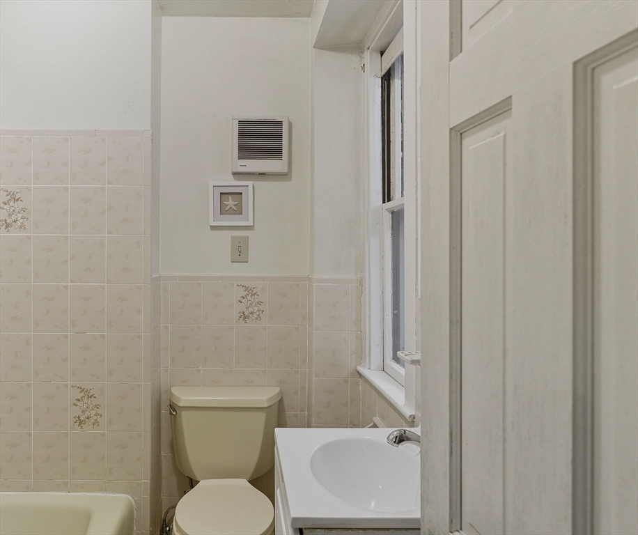 22 Adams Street Melrose, MA 02176 - Photo 14 of 27