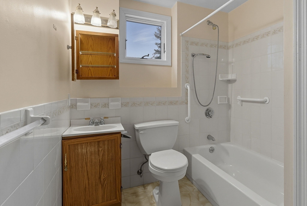 22 Adams Street Melrose, MA 02176 - Photo 21 of 27