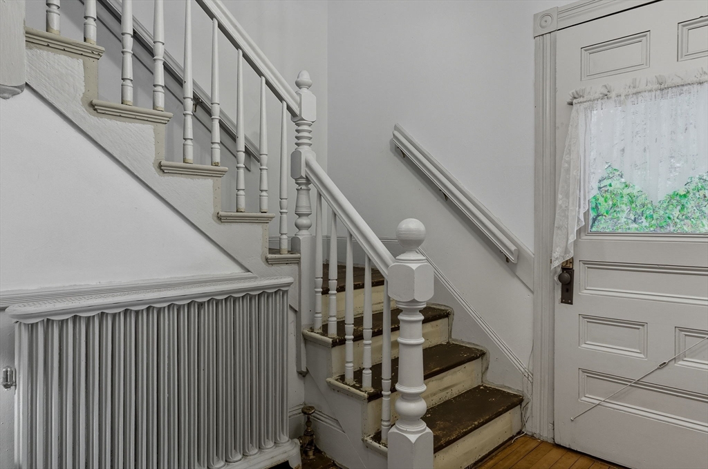 22 Adams Street Melrose, MA 02176 - Photo 4 of 27