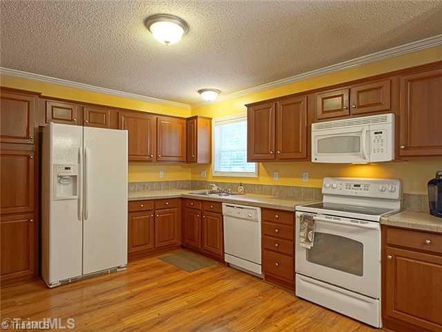 3858 Clapp Mill Road Burlington, NC 27215 - Photo 7 of 16 Kitchen.
