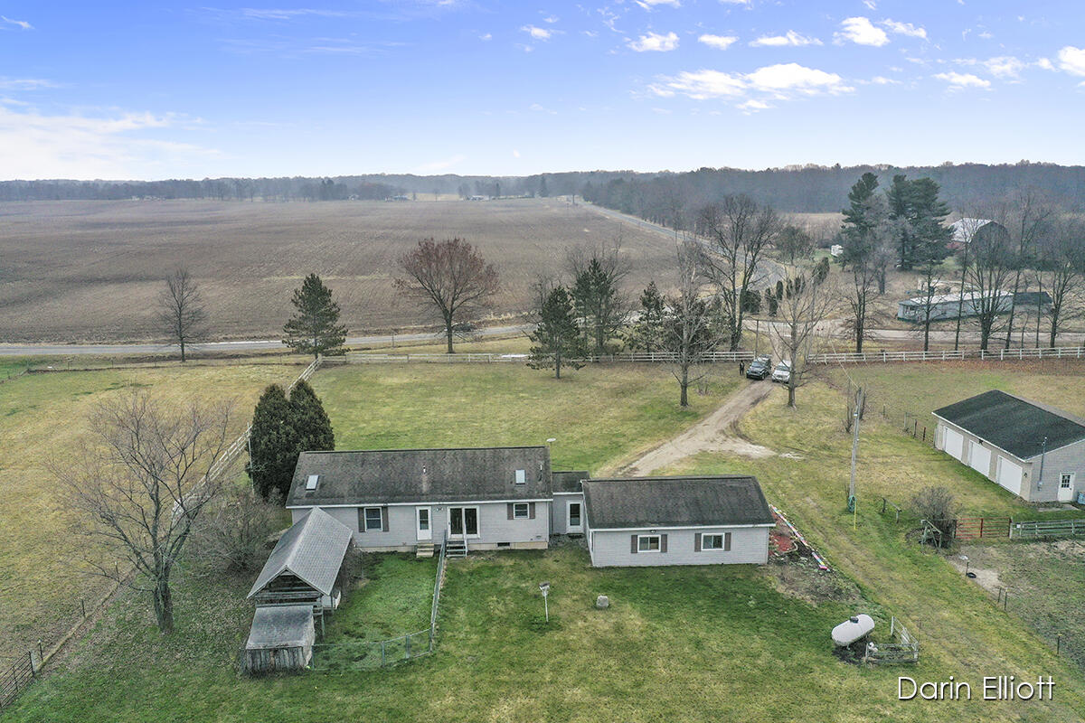 2045 Stanbro Road Ionia, MI 48846 - Photo 3 of 53 IMG_1044