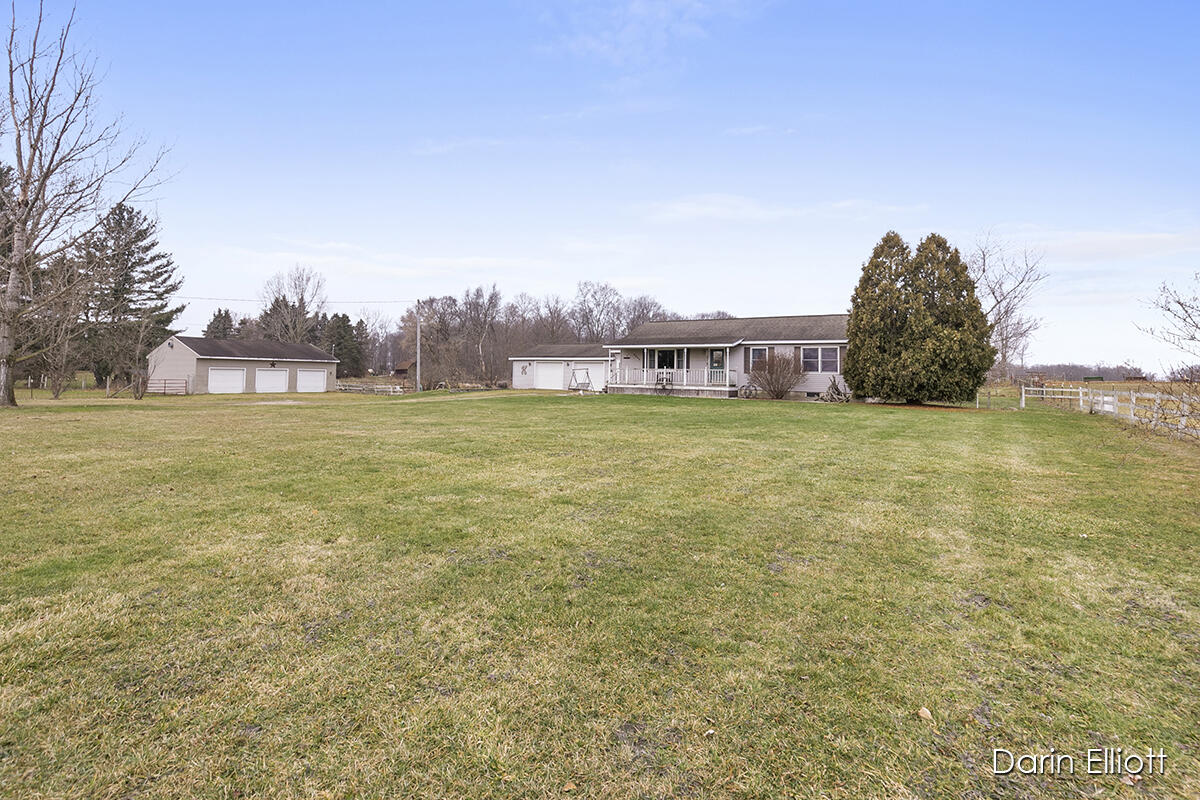 2045 Stanbro Road Ionia, MI 48846 - Photo 5 of 53 IMG_1001