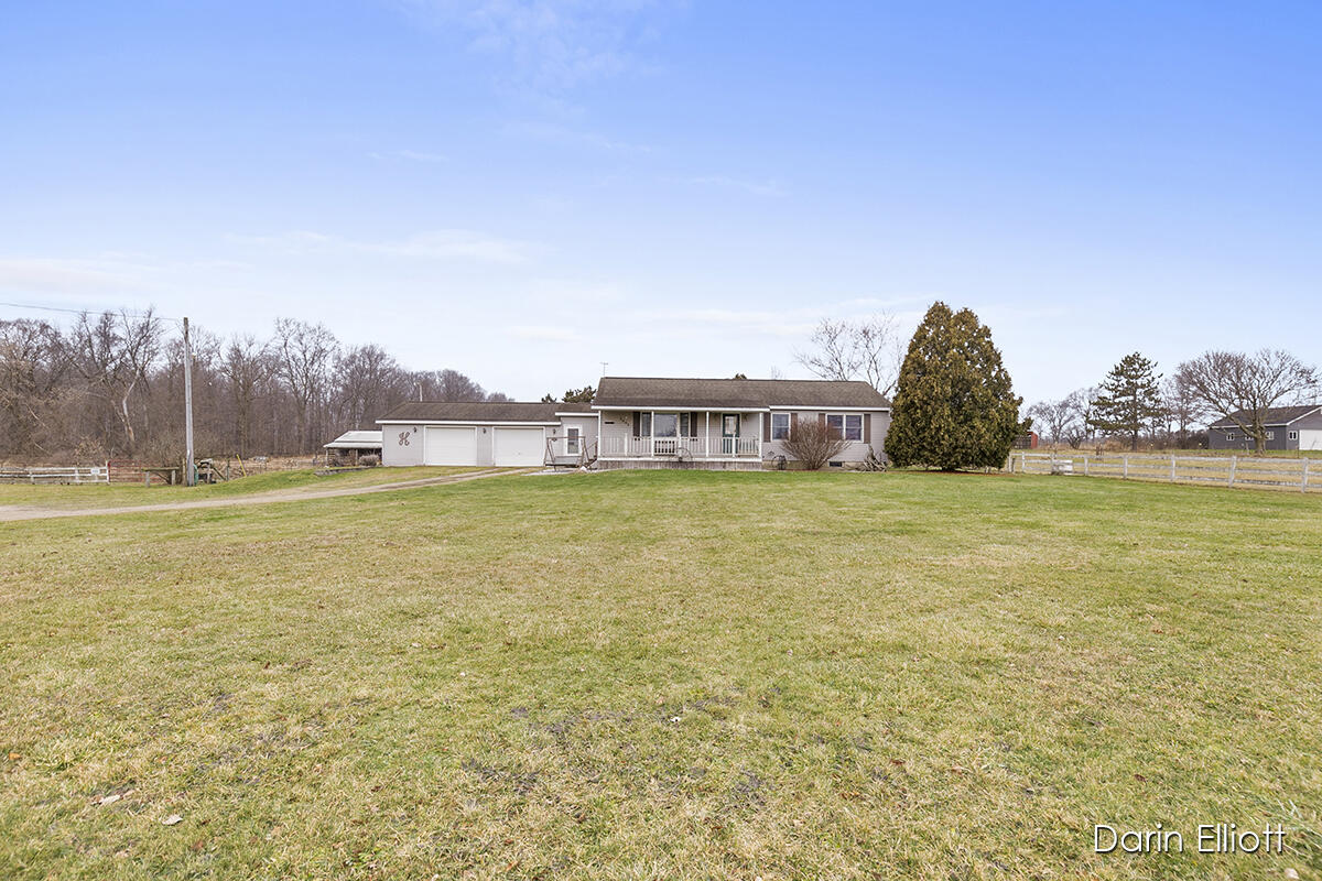 2045 Stanbro Road Ionia, MI 48846 - Photo 6 of 53 IMG_1000