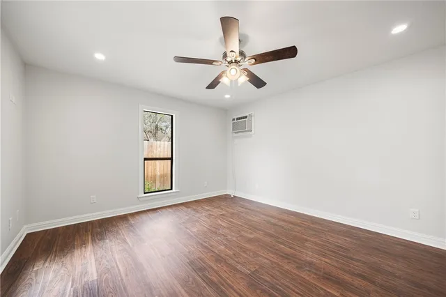 $2,495 | 7030 Tree Top Place, Corpus Christi, TX 78413