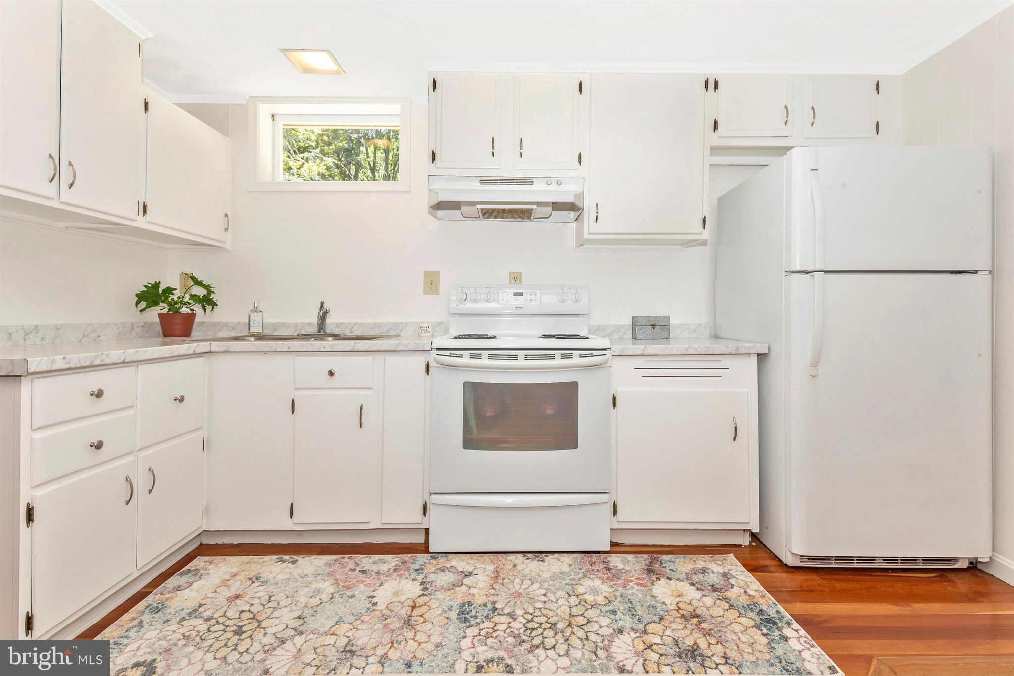 3223 Hoopers Delight Road New Windsor, MD 21776 - Photo 40 of 85 Nice white cabinets