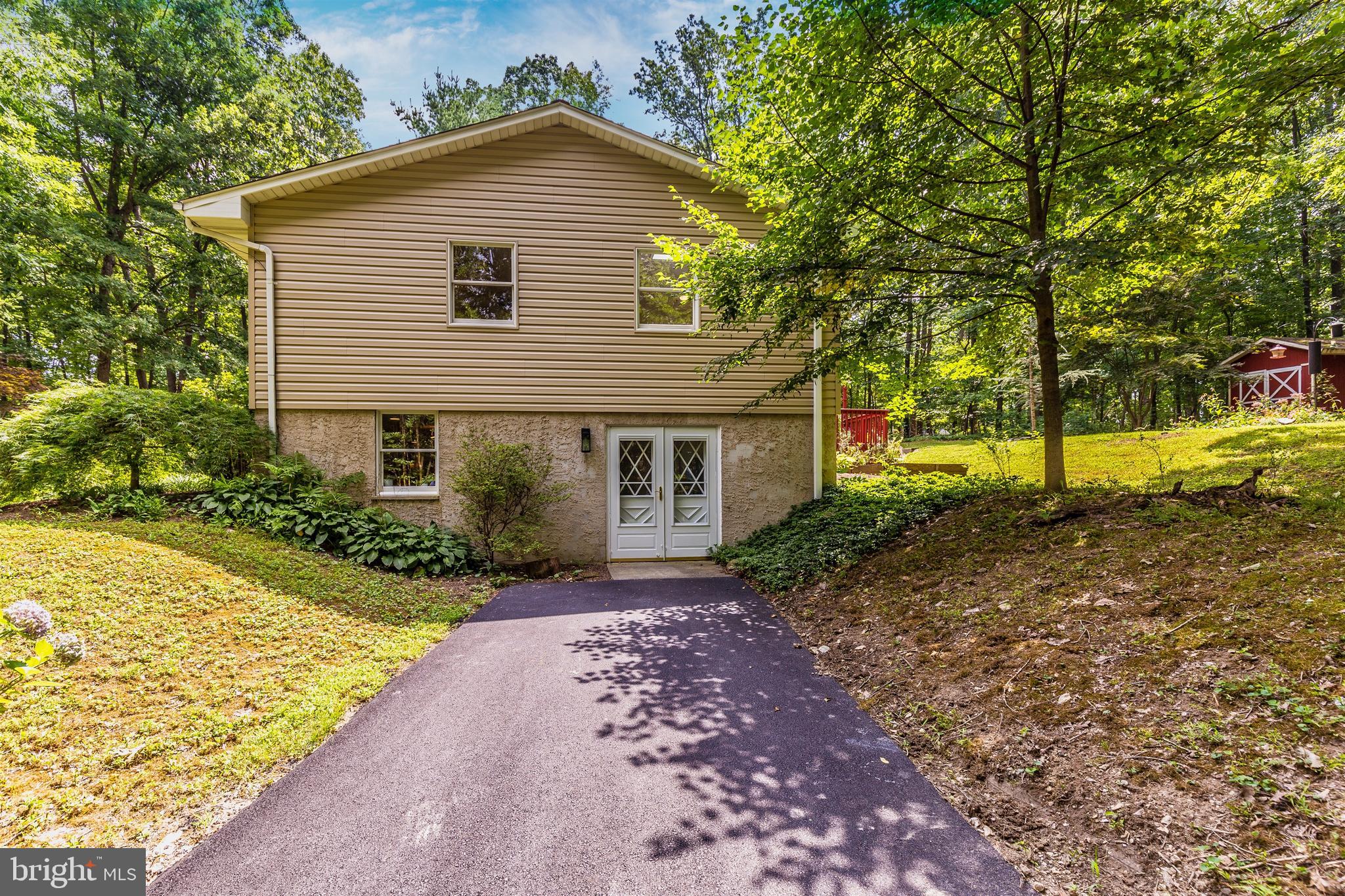 3223 Hoopers Delight Road New Windsor, MD 21776 - Photo 56 of 85 Separatedrive and entrance to In-law suite