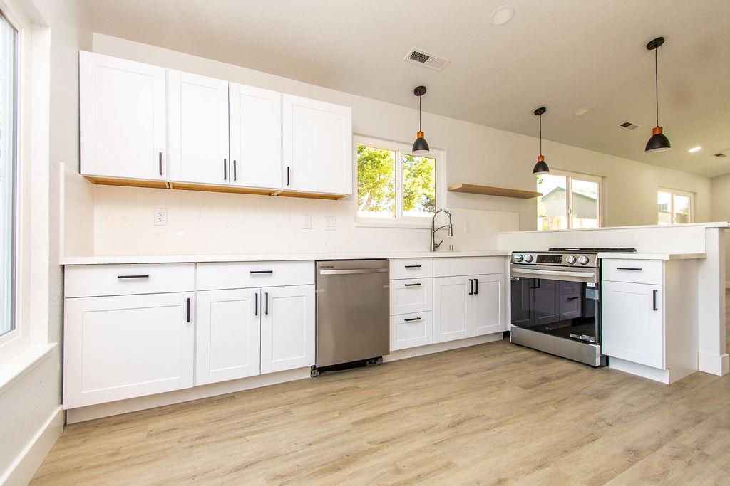 1444 Waterthrush Way Turlock, CA 95382 - Photo 11 of 33