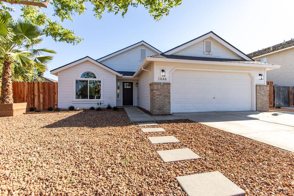 1444 Waterthrush Way Turlock, CA 95382 - Photo 5 of 33