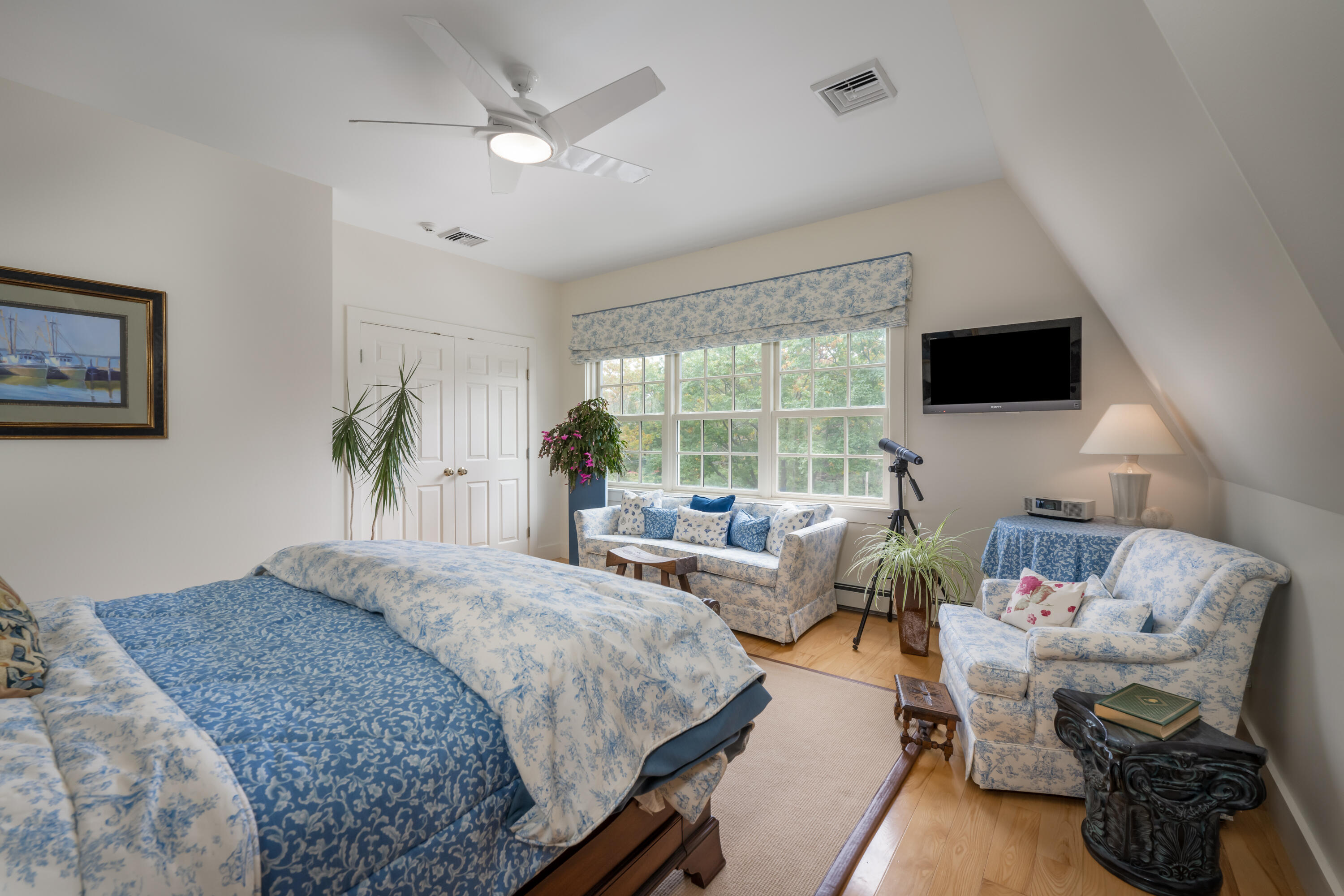 26 Circuit Road Cape Neddick, ME 03902 - Photo 16 of 20 Bedroom #2