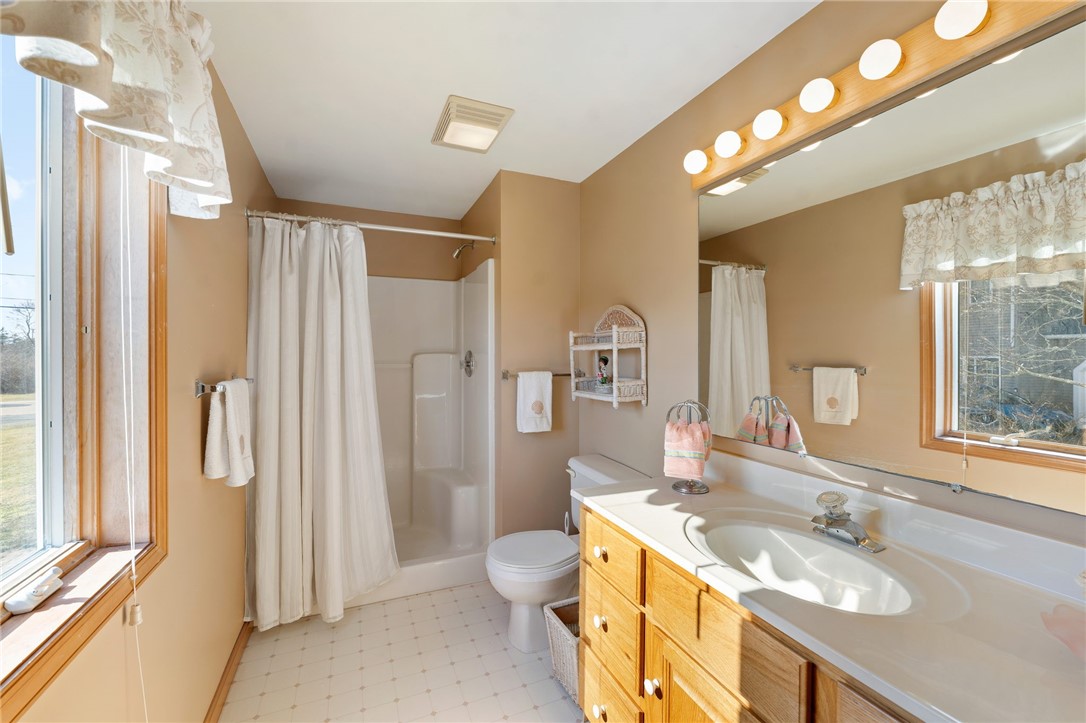 1370 Ocean Road Narragansett, RI 02882 - Photo 20 of 48 Master bathroom