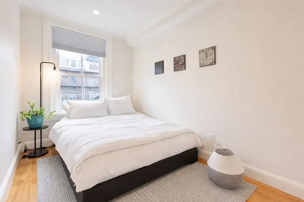 $6,200 | 142 West Concord Street, Unit 3, Boston, MA 02118