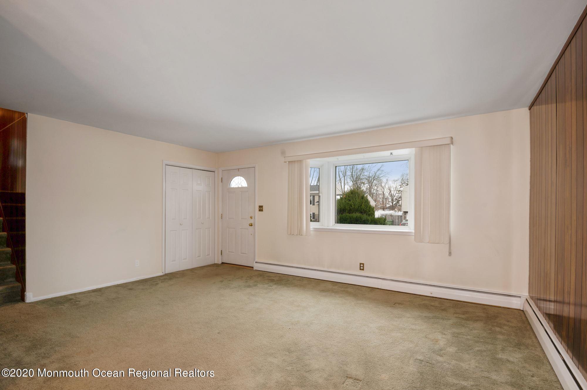 6 Eastlick Road Edison, NJ 08817 - Photo 13 of 39 020_6_Eastlick_Rd_318717_595248