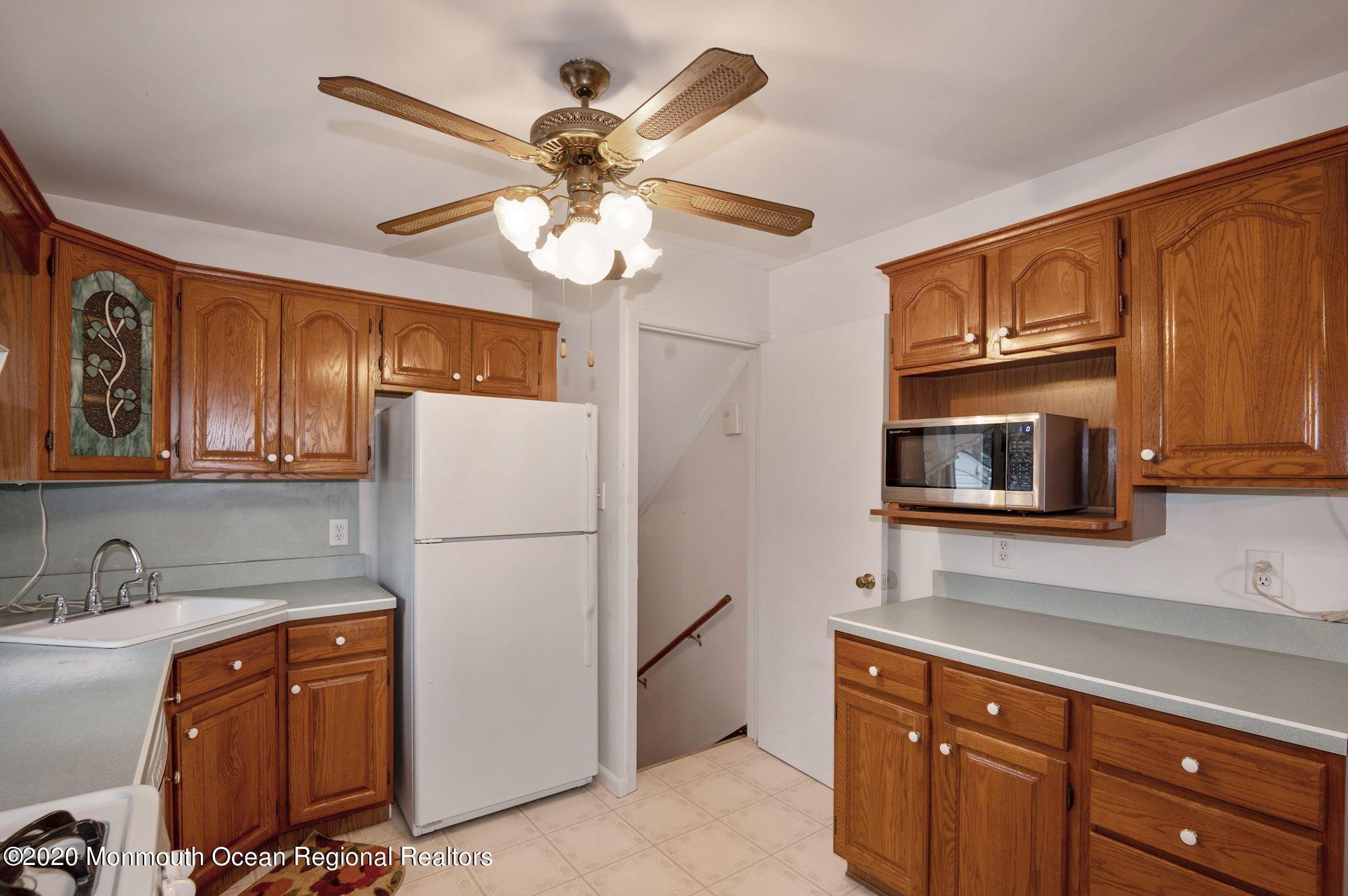 6 Eastlick Road Edison, NJ 08817 - Photo 10 of 39 010_6_Eastlick_Rd_318717_595248