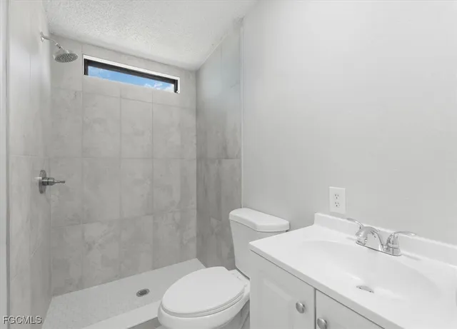 $188,975 | 671 Bennett Avenue, LaBelle, FL 33935