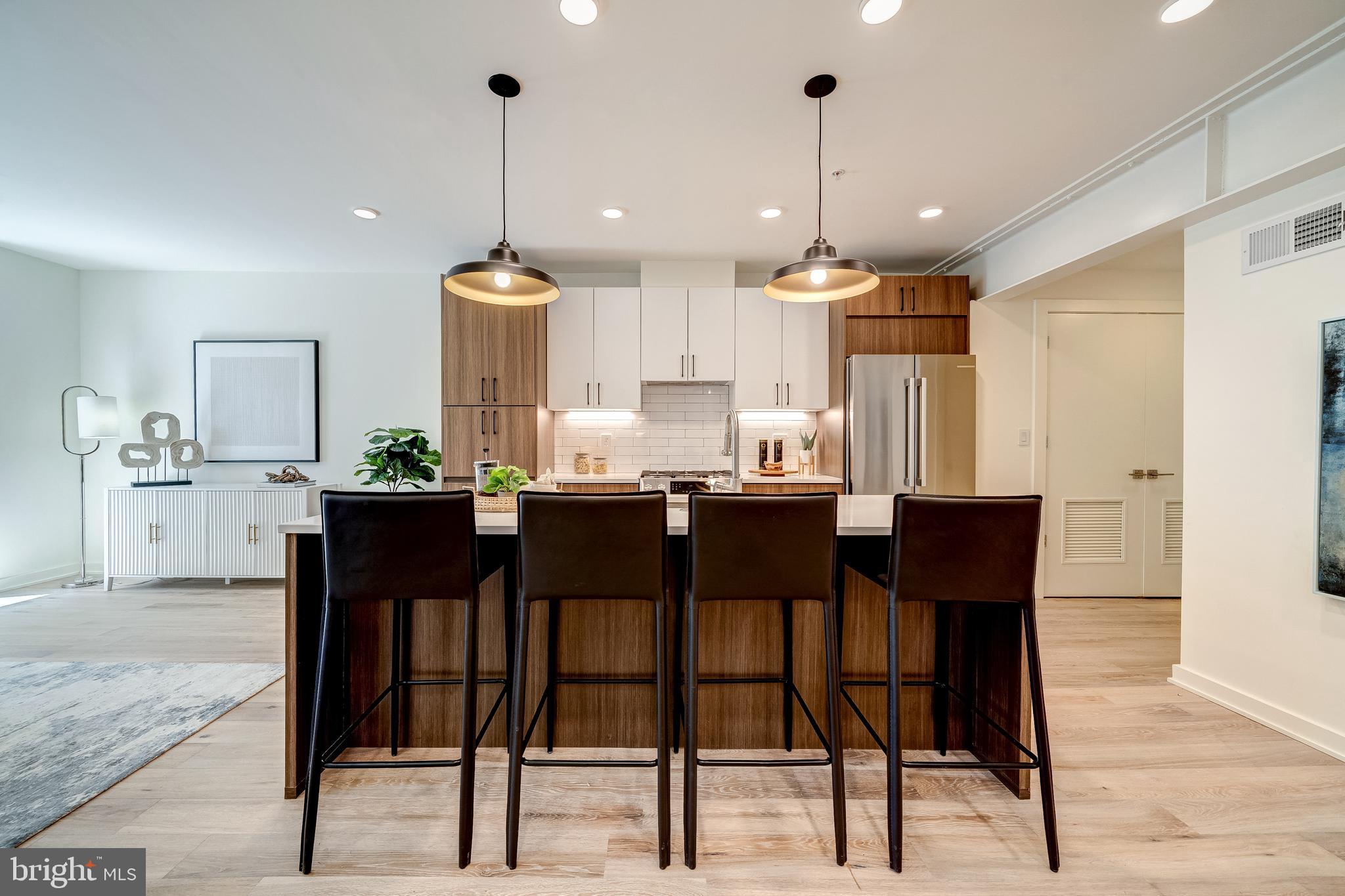 440 R Street Northwest, Unit 3 Washington, DC 20001 - Photo 8 of 24 Spacious breakfast bar w/ ample seating