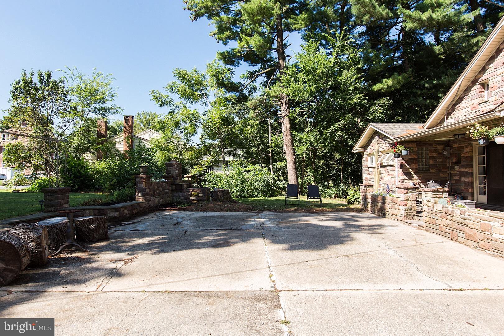 115 Market Street Lititz, PA 17543 - Photo 51 of 79 Ample parking