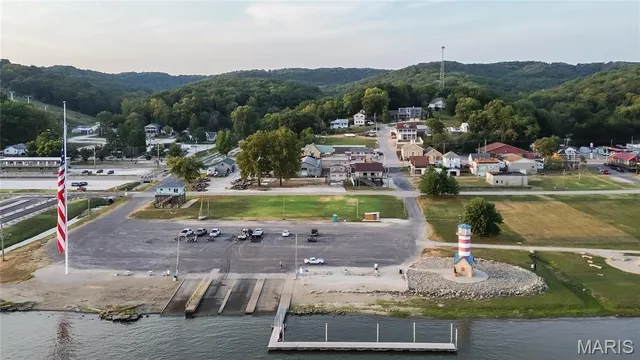 $160,000 | 12 Water Street, Grafton, IL 62037