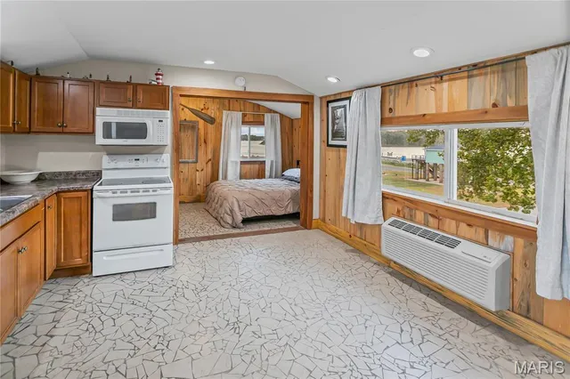 $160,000 | 12 Water Street, Grafton, IL 62037