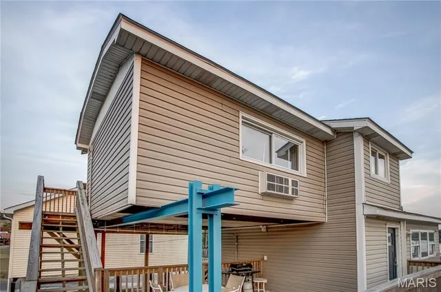 $160,000 | 12 Water Street, Grafton, IL 62037