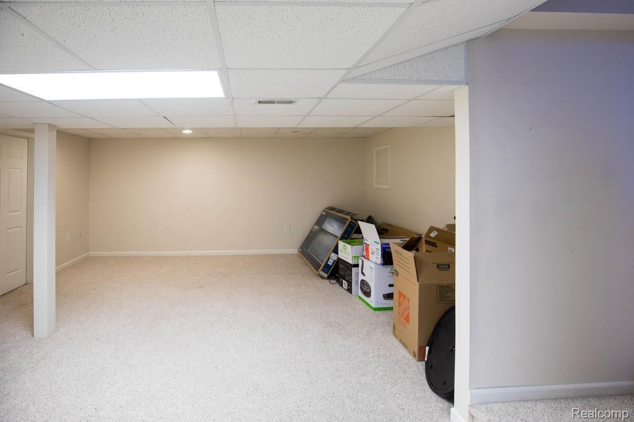 41737 Mitchell Road Novi, MI 48377 - Photo 38 of 53 37.jpg