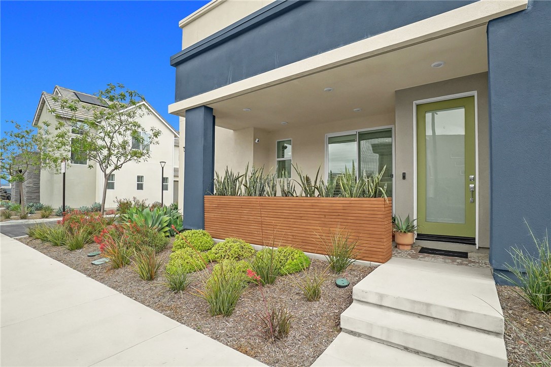 27014 Declaration Road Valencia, CA 91381 - Photo 2 of 30
