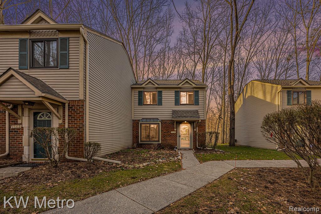 1500 Streamwood Court Rochester Hills, MI 48307 - Photo 2 of 24