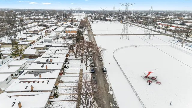 $225,000 | 7727 New England Avenue, Burbank, IL 60459
