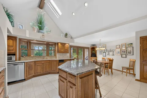 $1,250,000 | 2005 Selkirk Court, Inverness, IL 60010
