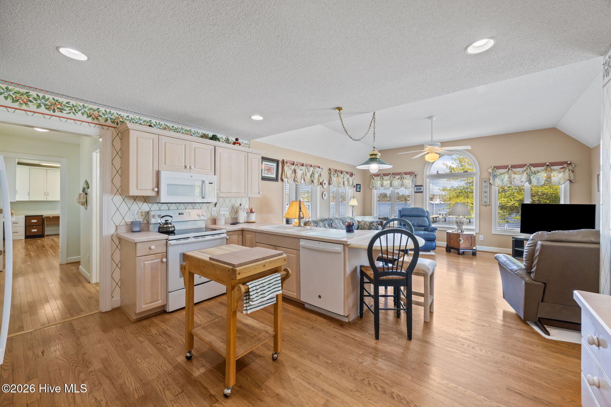 609 Mills Road Oriental, NC 28571 - Photo 48 of 85 Gourmet's kitchen