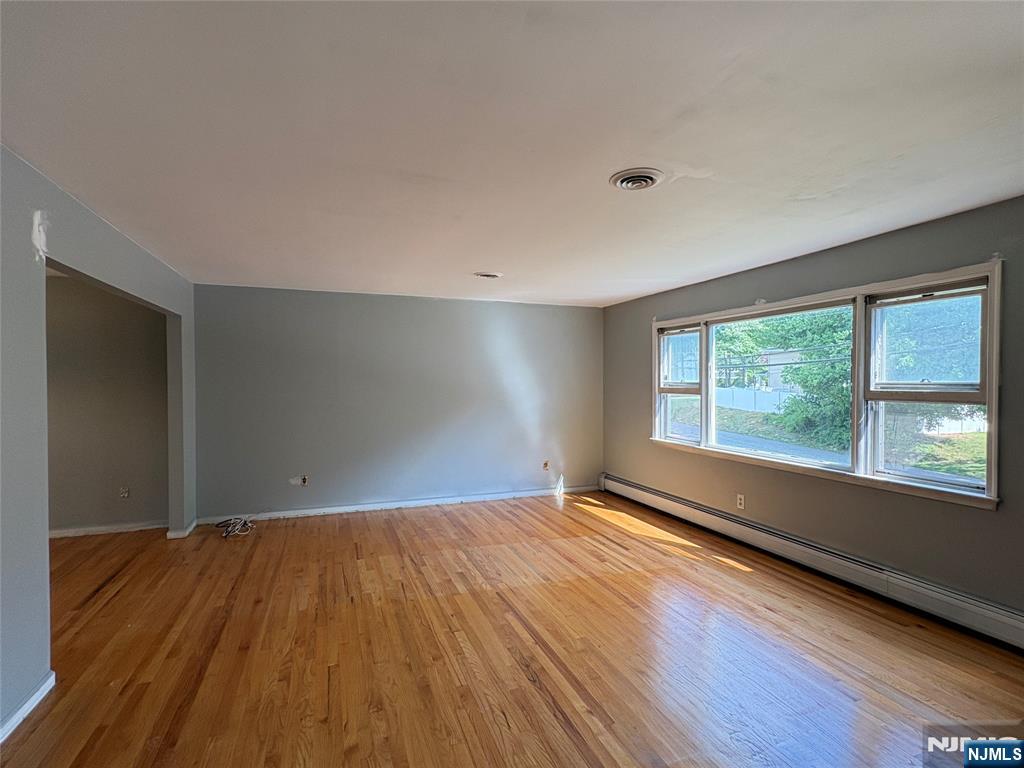 870 Ridgewood Avenue Oradell, NJ 07649 - Photo 6 of 37