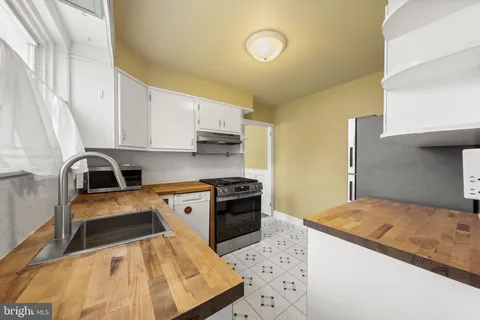 $329,000 | 282 Davis Avenue, Clifton Heights, PA 19018