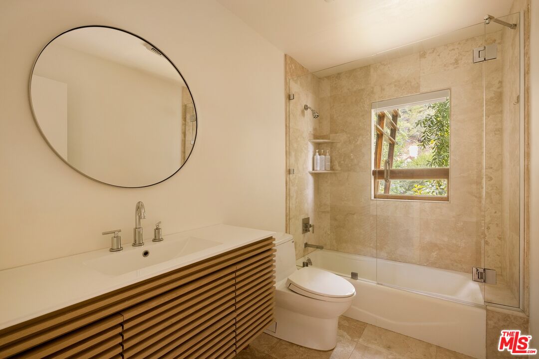 3600 Mandeville Canyon Road Los Angeles, CA 90049 - Photo 16 of 26
