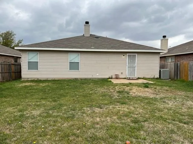 $1,800 | 10329 Tammaron Trail, Fort Worth, TX 76140