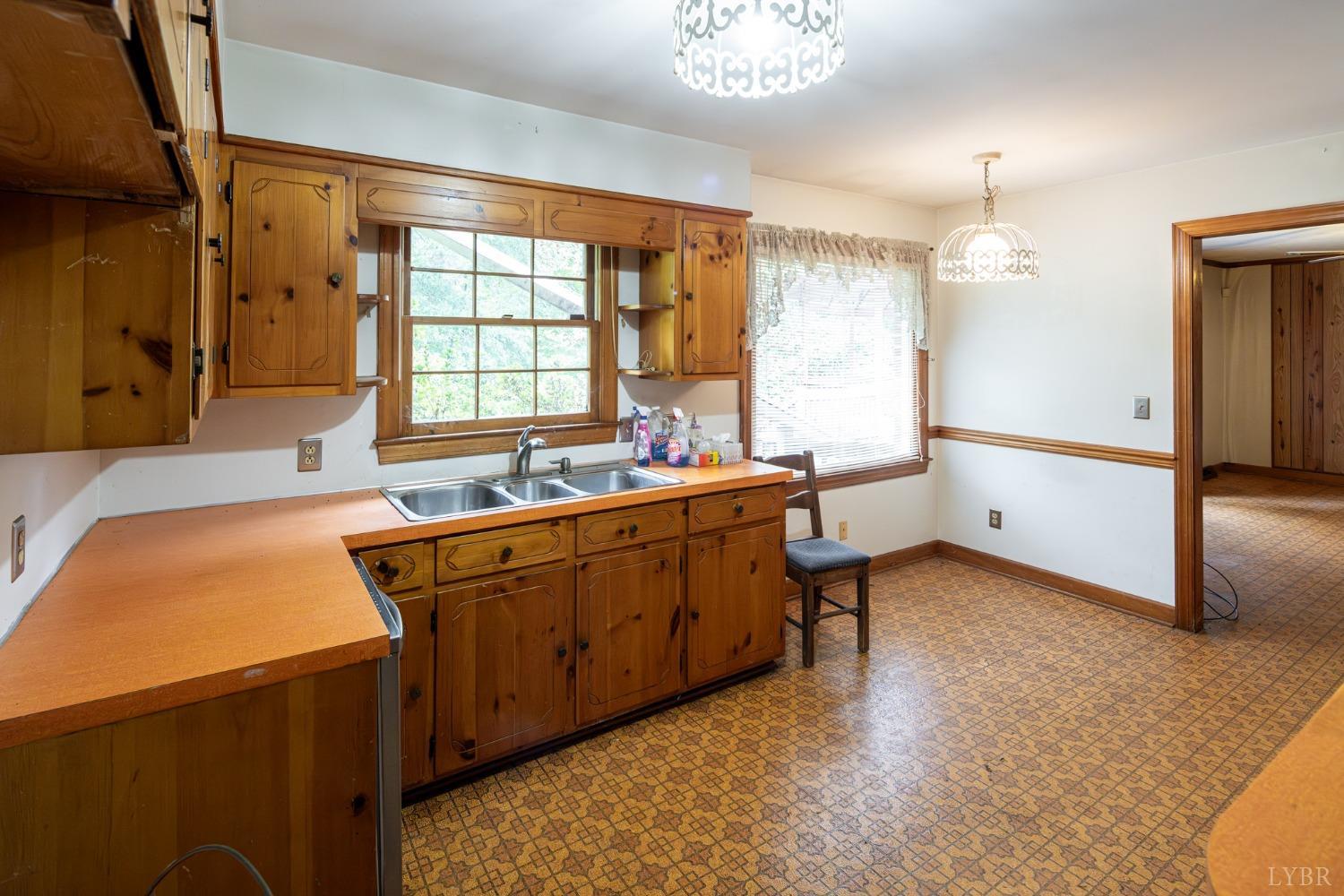 1048 Howard P Anderson Road Halifax, VA 24558 - Photo 5 of 46 Gallery Image 5