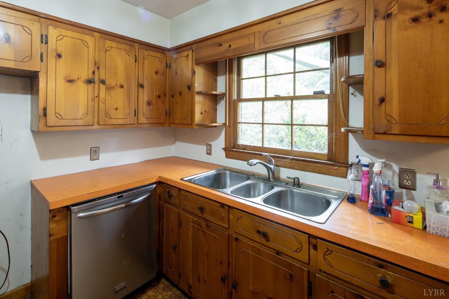 1048 Howard P Anderson Road Halifax, VA 24558 - Photo 8 of 46 Gallery Image 8