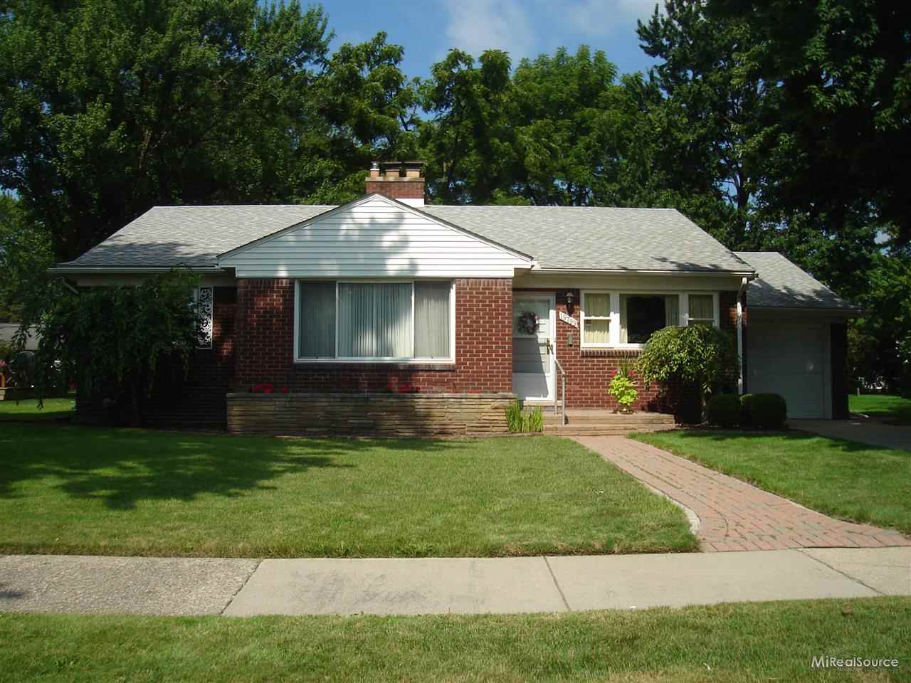 19799 West Ida Grosse Pointe, MI 48236 - Photo 1 of 28 31160210.JPG