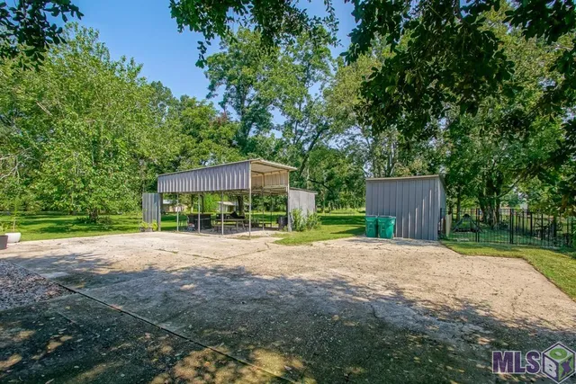 $749,999 | 1451 Highway 75, Sunshine, LA 70780