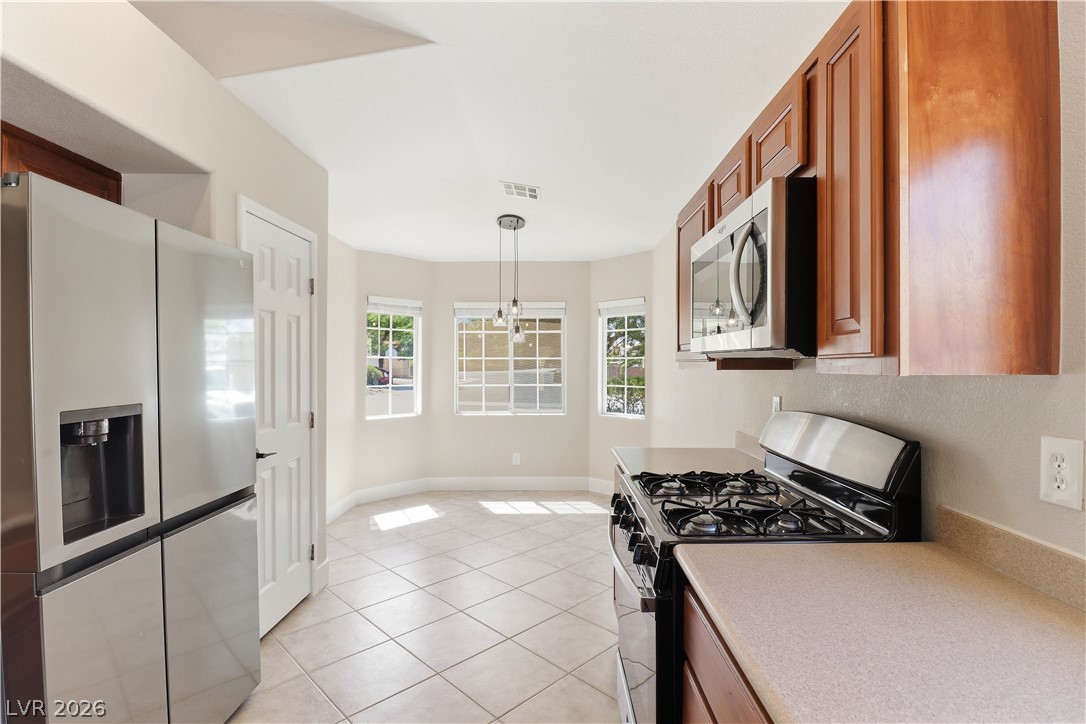 2272 Chestnut Ranch Avenue Henderson, NV 89052 - Photo 4 of 35