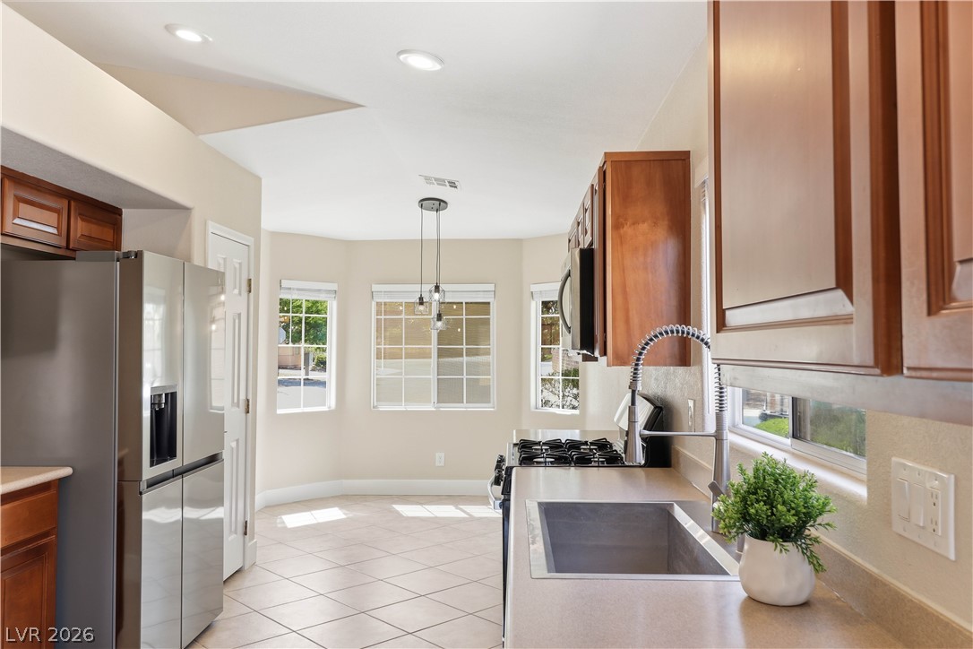 2272 Chestnut Ranch Avenue Henderson, NV 89052 - Photo 6 of 35