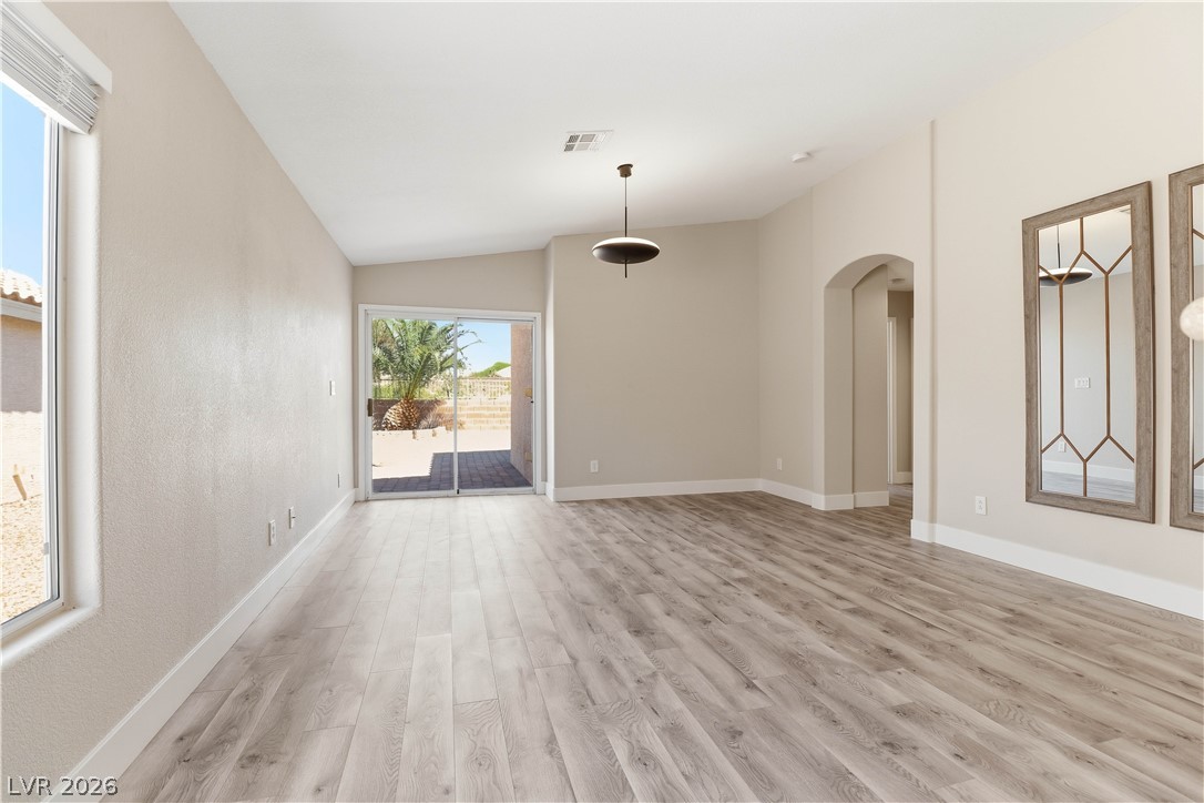 2272 Chestnut Ranch Avenue Henderson, NV 89052 - Photo 7 of 35