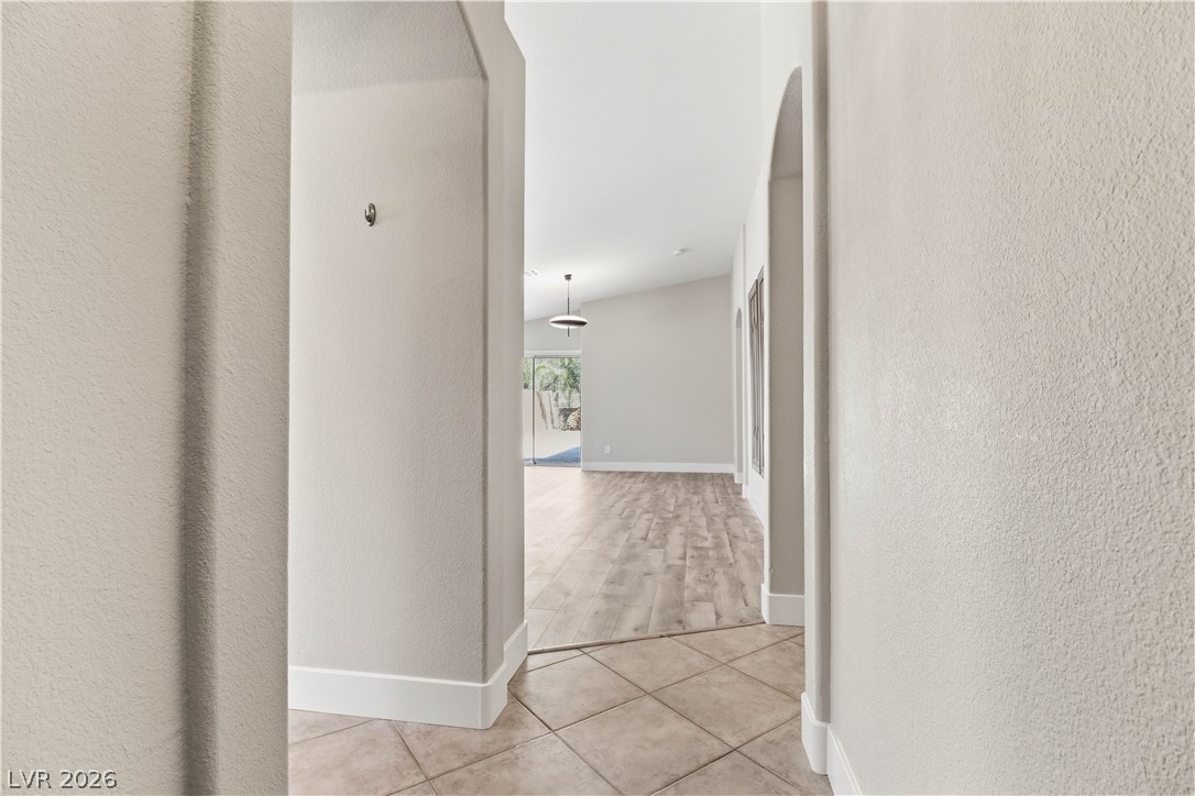 2272 Chestnut Ranch Avenue Henderson, NV 89052 - Photo 8 of 35