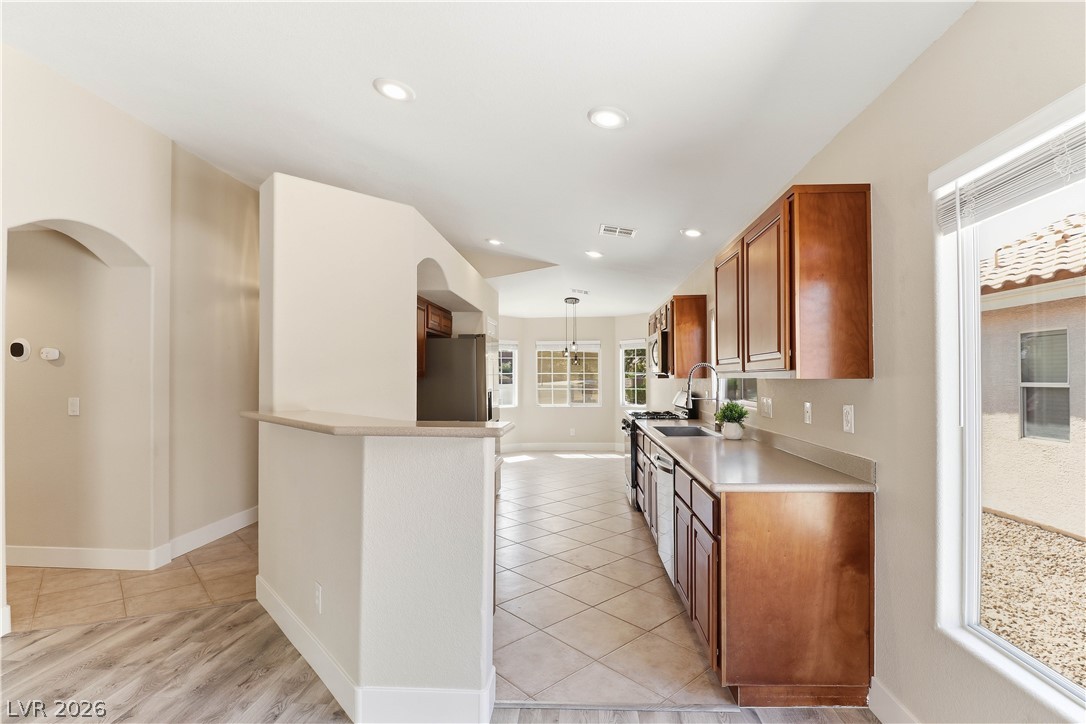 2272 Chestnut Ranch Avenue Henderson, NV 89052 - Photo 10 of 35