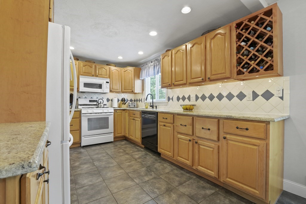 50 Raffaele Road Marlborough, MA 01752 - Photo 16 of 32 Gallery Image 16