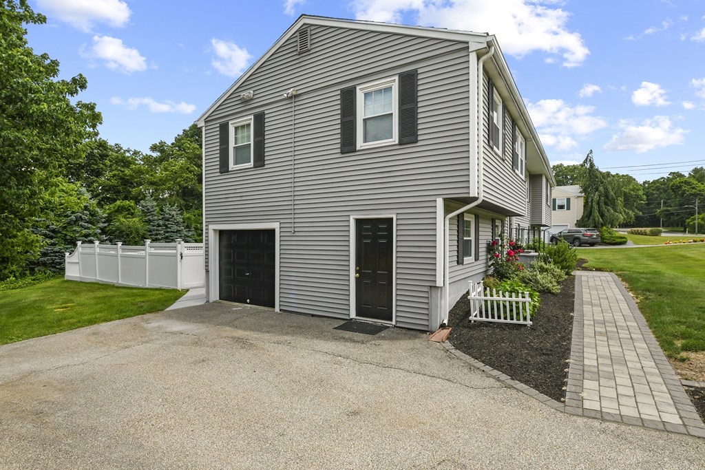 50 Raffaele Road Marlborough, MA 01752 - Photo 4 of 32 Gallery Image 4