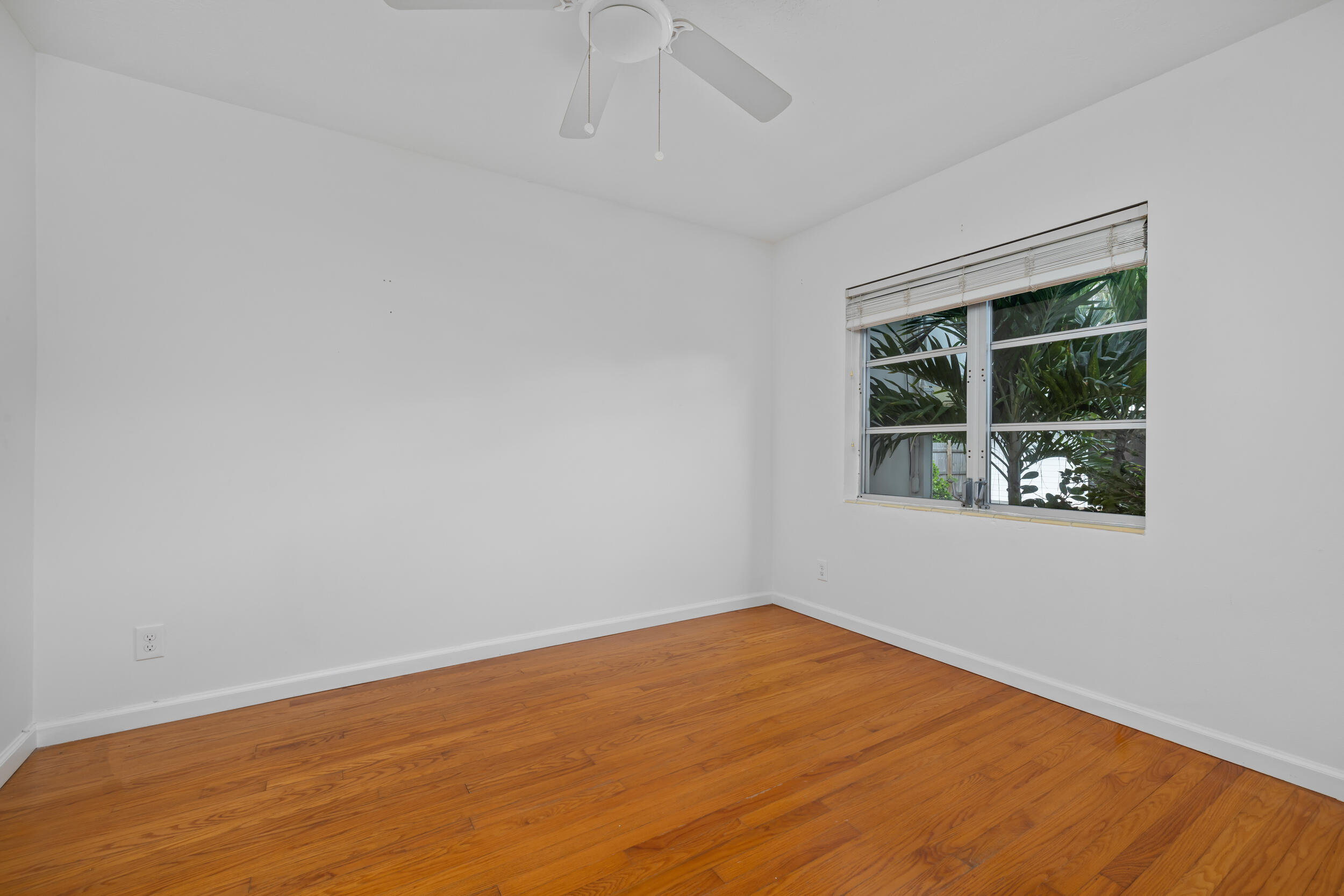 359 Ellamar Road West Palm Beach, FL 33405 - Photo 13 of 25 20_et6a5797