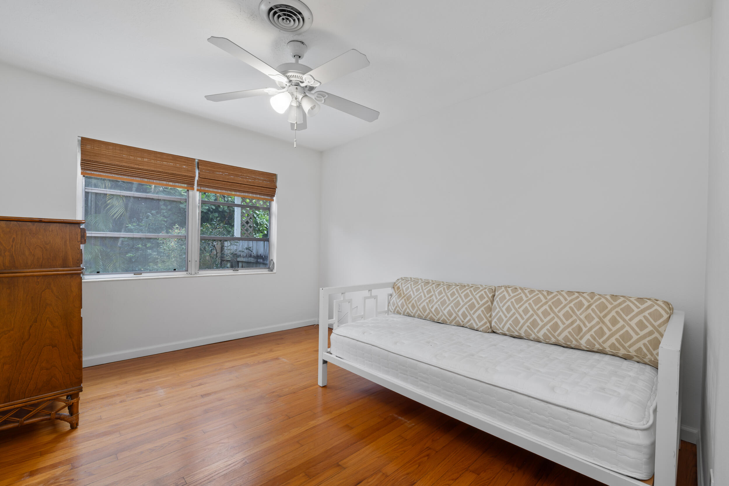 359 Ellamar Road West Palm Beach, FL 33405 - Photo 14 of 25 21_et6a5807