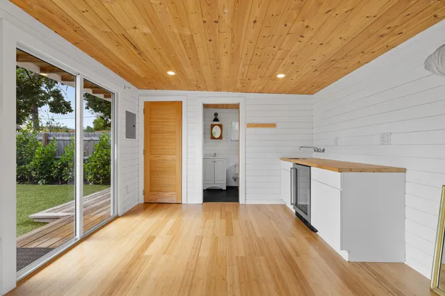 $6,500 | 359 Ellamar Road, West Palm Beach, FL 33405