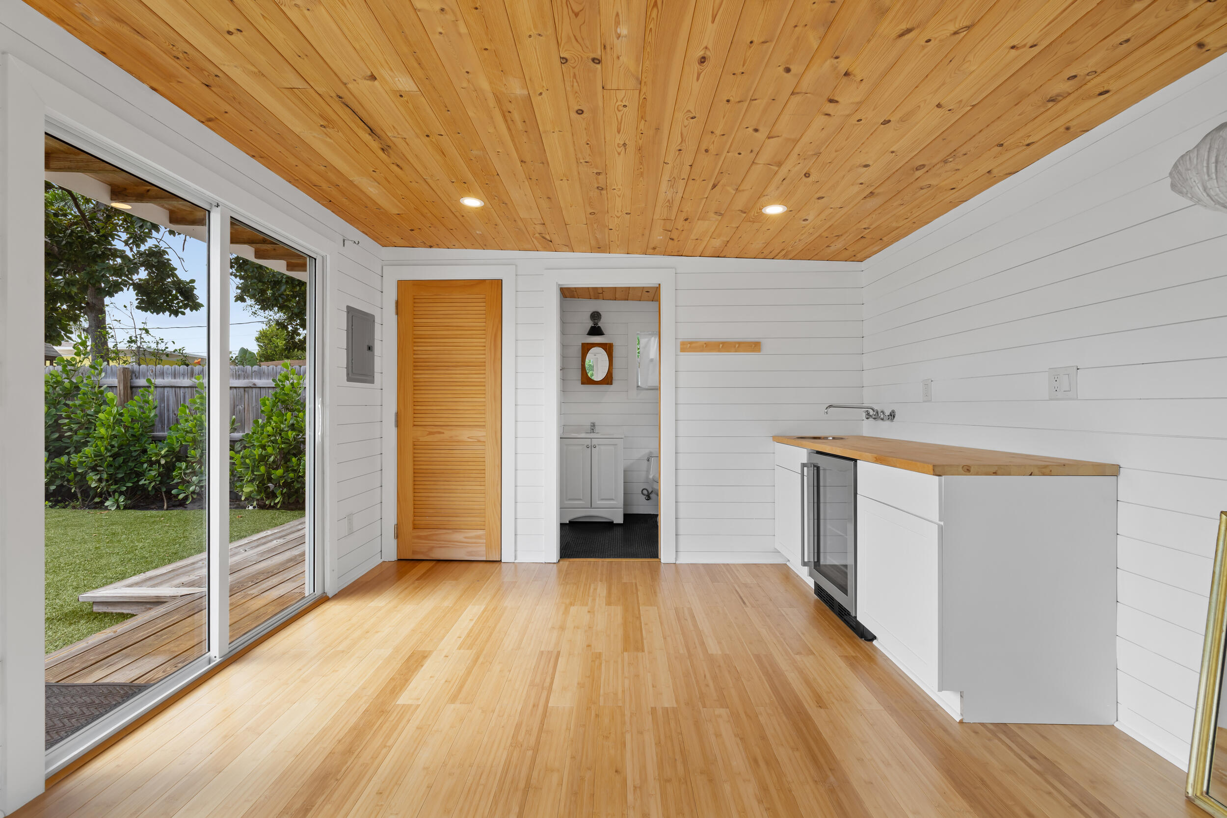 359 Ellamar Road West Palm Beach, FL 33405 - Photo 20 of 25 28_et6a5901