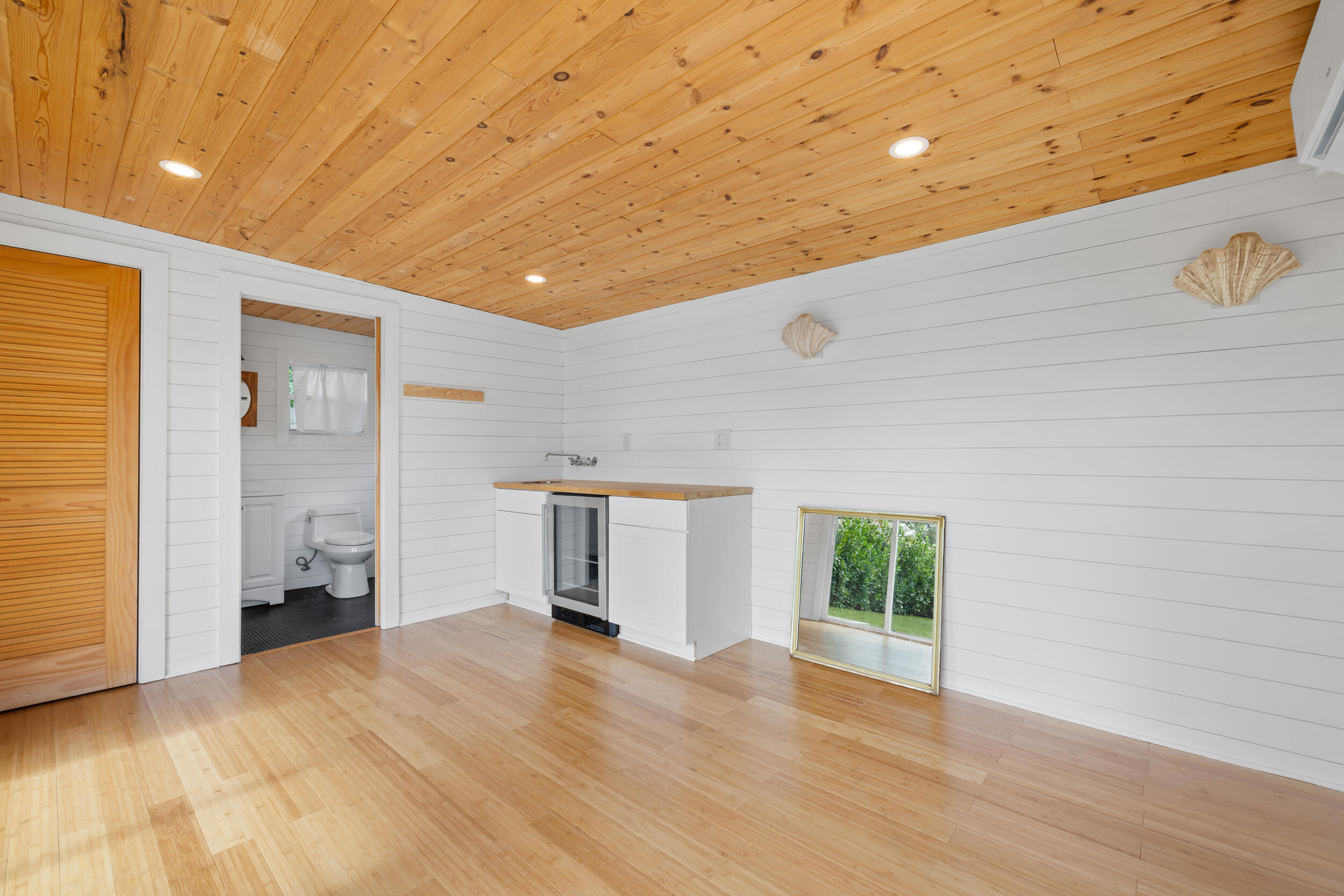 359 Ellamar Road West Palm Beach, FL 33405 - Photo 21 of 25 29_et6a5906